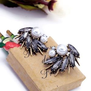 NWT Boutique Glass Crystal Statement Earrings